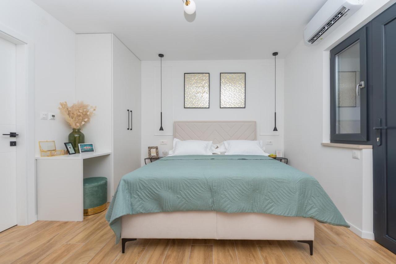 Studio Apartment Bianco, Near Beach, Free Parking, Wi-Fi Makarska Dış mekan fotoğraf
