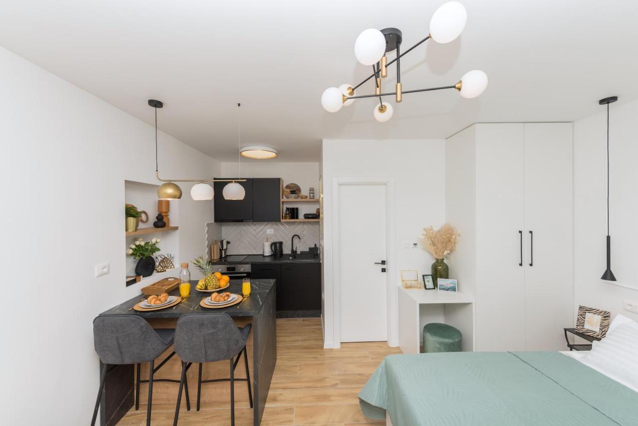 Studio Apartment Bianco, Near Beach, Free Parking, Wi-Fi Makarska Dış mekan fotoğraf